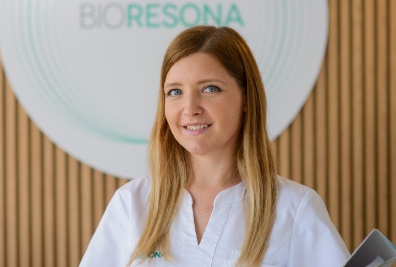 Laura Komat, mag. farm