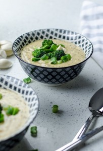 Cauliflower soup with coconut