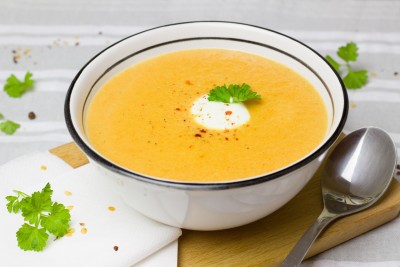 Korenčkova juha z zdrobom